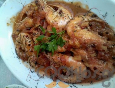 Η συνταγή της ημέρας: Γαρίδες με κόκκινη σάλτσα και ροζ πιπέρι